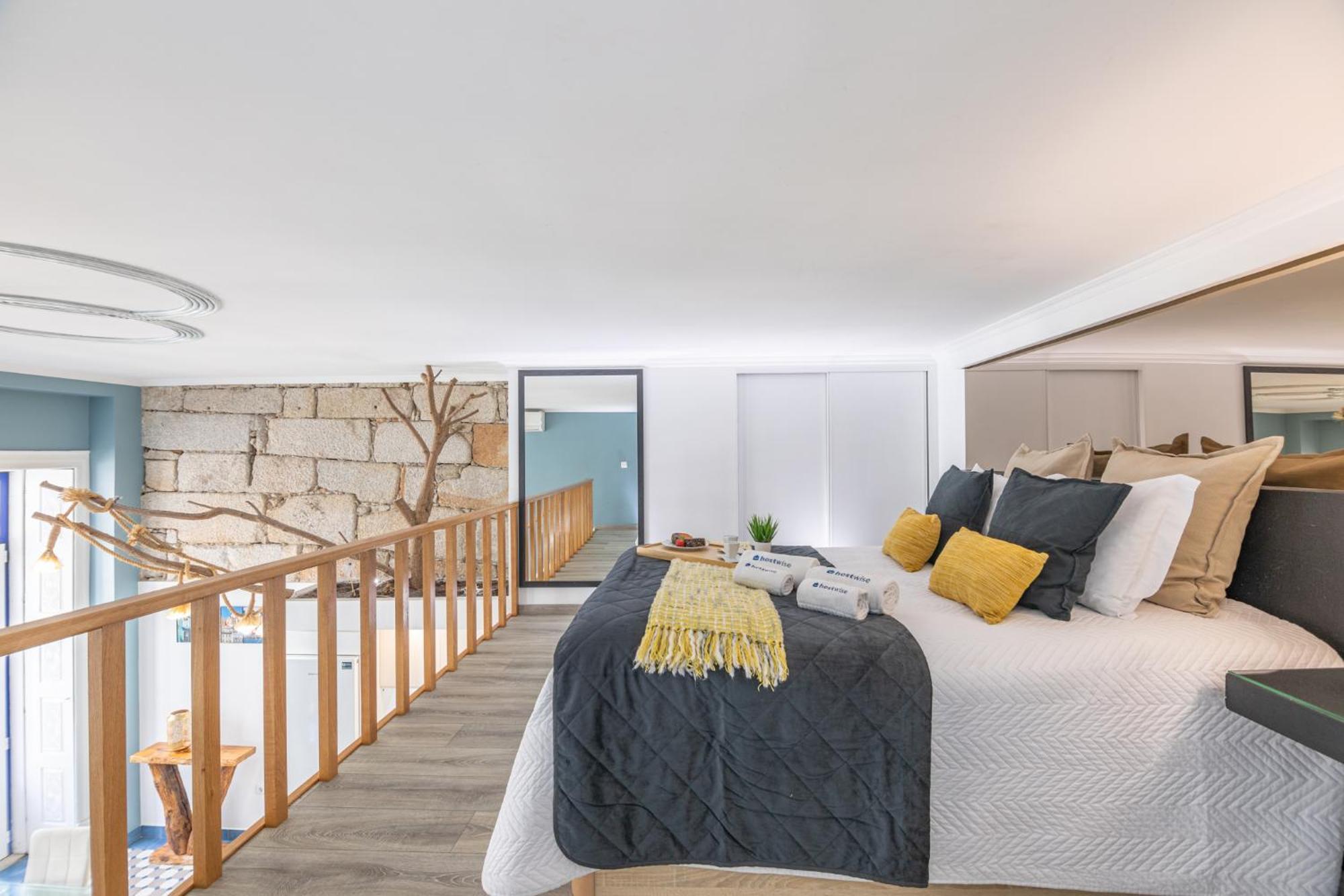 Deluxe Spacious Flats W Mezzanine By Host Wise Apartment Porto Exterior photo