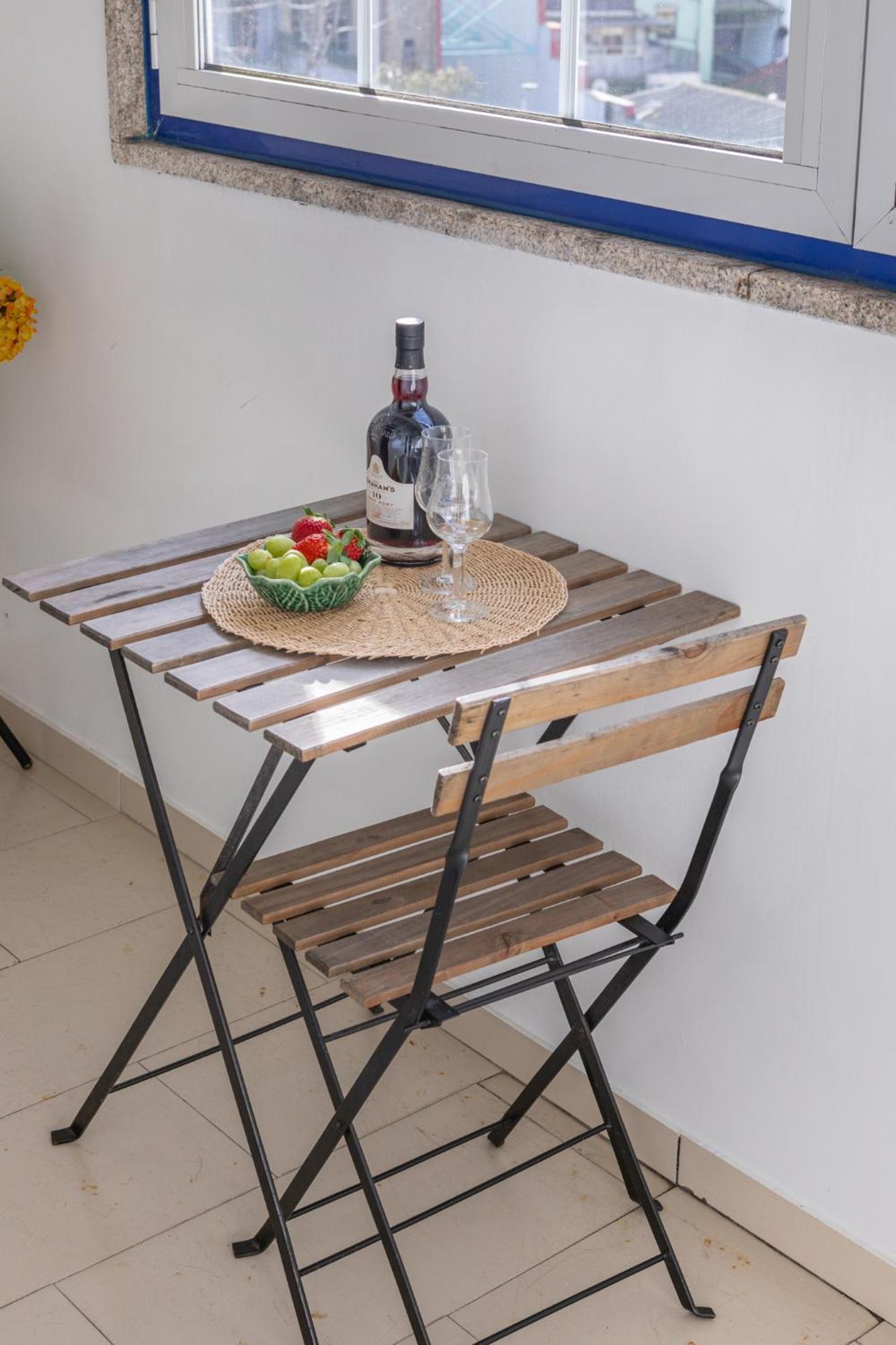 Deluxe Spacious Flats W Mezzanine By Host Wise Apartment Porto Room photo