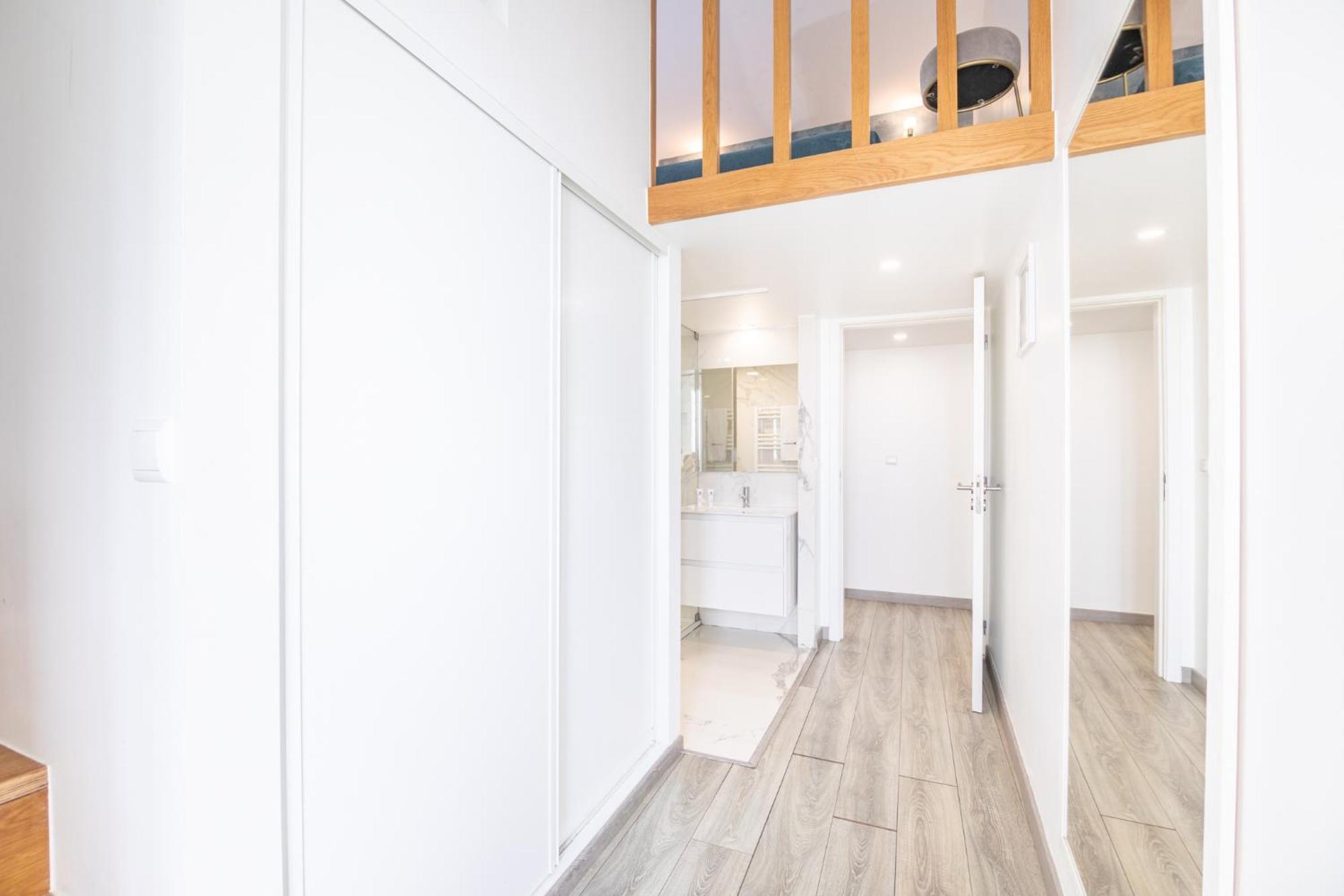 Deluxe Spacious Flats W Mezzanine By Host Wise Apartment Porto Room photo
