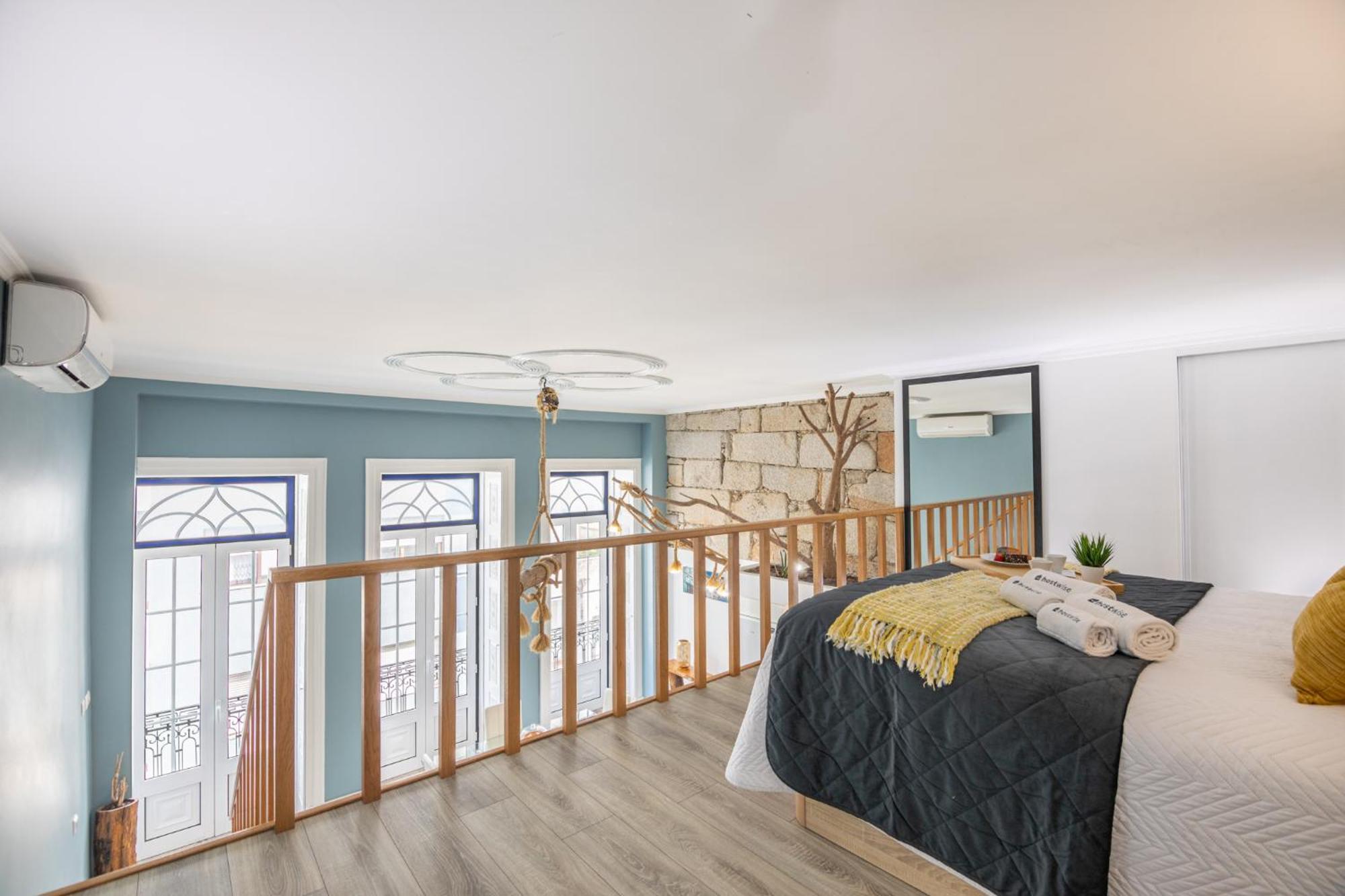 Deluxe Spacious Flats W Mezzanine By Host Wise Apartment Porto Room photo